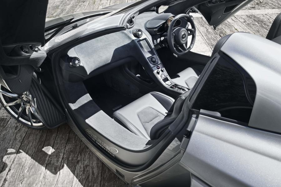 Интерьер McLaren MSO 650S Spyder 2014 года  (UK) (фото 5 из 11)